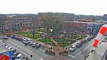 Weather camera view of Walton�s 5 & 10.