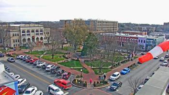 Weather camera view of Walton�s 5 & 10.