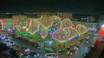 Weather camera view of Walton�s 5 & 10.