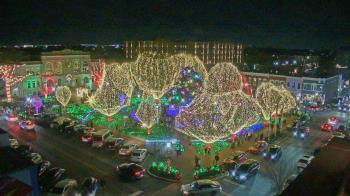 Weather camera view of Walton�s 5 & 10.