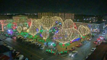 Weather camera view of Walton�s 5 & 10.