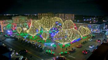 Weather camera view of Walton�s 5 & 10.