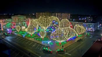 Weather camera view of Walton�s 5 & 10.