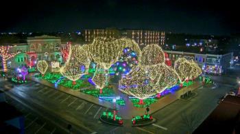 Weather camera view of Walton�s 5 & 10.