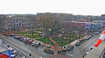 Weather camera view of Walton�s 5 & 10.