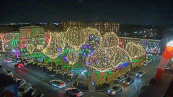 Weather camera view of Walton�s 5 & 10.