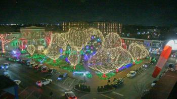 Weather camera view of Walton�s 5 & 10.