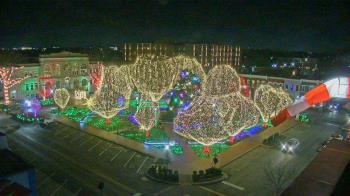 Weather camera view of Walton�s 5 & 10.