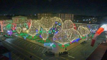 Weather camera view of Walton�s 5 & 10.