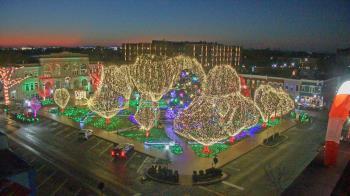 Weather camera view of Walton�s 5 & 10.