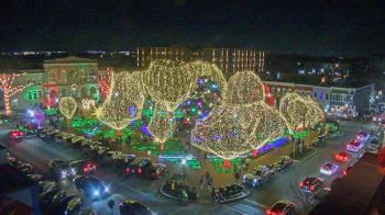 Weather camera view of Walton�s 5 & 10.