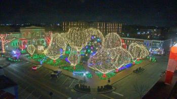 Weather camera view of Walton�s 5 & 10.