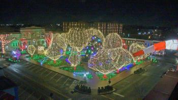 Weather camera view of Walton�s 5 & 10.