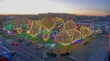 Weather camera view of Walton�s 5 & 10.