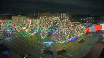 Weather camera view of Walton�s 5 & 10.