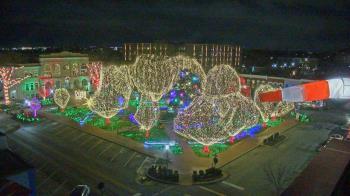 Weather camera view of Walton�s 5 & 10.