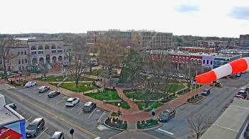 Weather camera view of Walton�s 5 & 10.