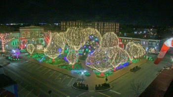 Weather camera view of Walton�s 5 & 10.