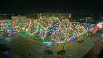 Weather camera view of Walton�s 5 & 10.