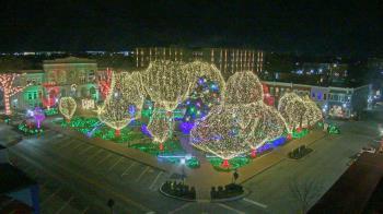 Weather camera view of Walton�s 5 & 10.