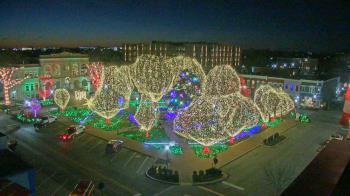 Weather camera view of Walton�s 5 & 10.