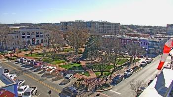 Weather camera view of Walton�s 5 & 10.