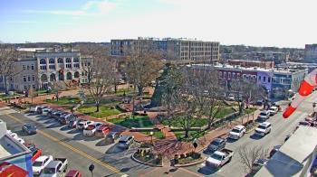 Weather camera view of Walton�s 5 & 10.