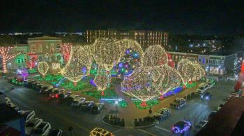 Weather camera view of Walton�s 5 & 10.