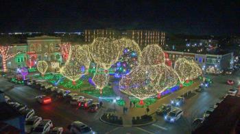 Weather camera view of Walton�s 5 & 10.