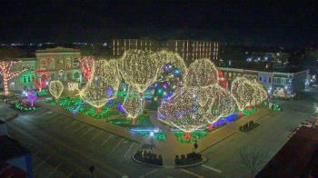 Weather camera view of Walton�s 5 & 10.