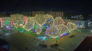 Weather camera view of Walton�s 5 & 10.