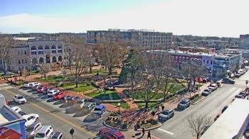 Weather camera view of Walton�s 5 & 10.