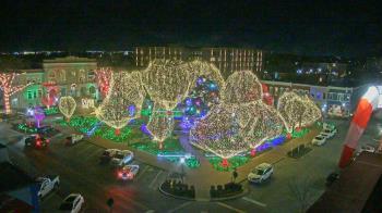 Weather camera view of Walton�s 5 & 10.