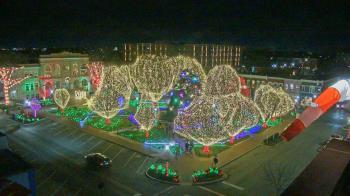 Weather camera view of Walton�s 5 & 10.