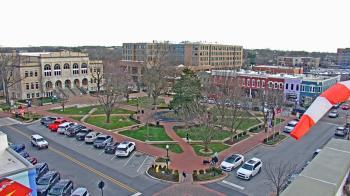 Weather camera view of Walton�s 5 & 10.