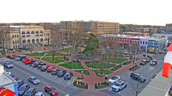 Weather camera view of Walton�s 5 & 10.