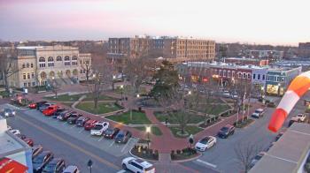 Weather camera view of Walton�s 5 & 10.