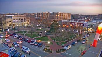 Weather camera view of Walton�s 5 & 10.