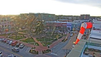 Weather camera view of Walton�s 5 & 10.