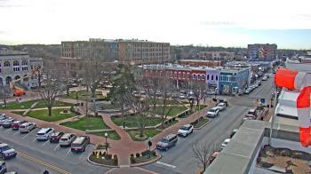 Weather camera view of Walton�s 5 & 10.