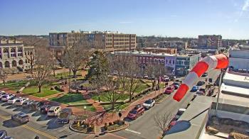 Weather camera view of Walton�s 5 & 10.