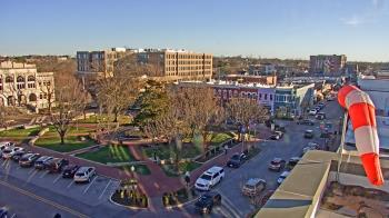 Weather camera view of Walton�s 5 & 10.