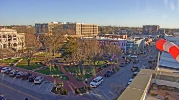 Weather camera view of Walton�s 5 & 10.