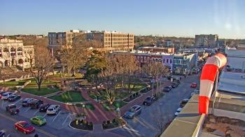 Weather camera view of Walton�s 5 & 10.