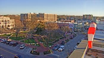 Weather camera view of Walton�s 5 & 10.