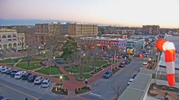 Weather camera view of Walton�s 5 & 10.