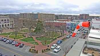 Weather camera view of Walton�s 5 & 10.