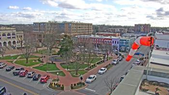 Weather camera view of Walton�s 5 & 10.