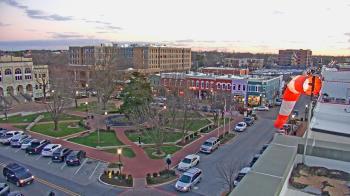 Weather camera view of Walton�s 5 & 10.