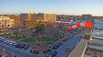 Weather camera view of Walton�s 5 & 10.